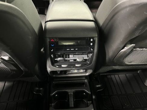 Used 2023 Jeep Grand Cherokee L Limited w/ Black Appearance Package image 38