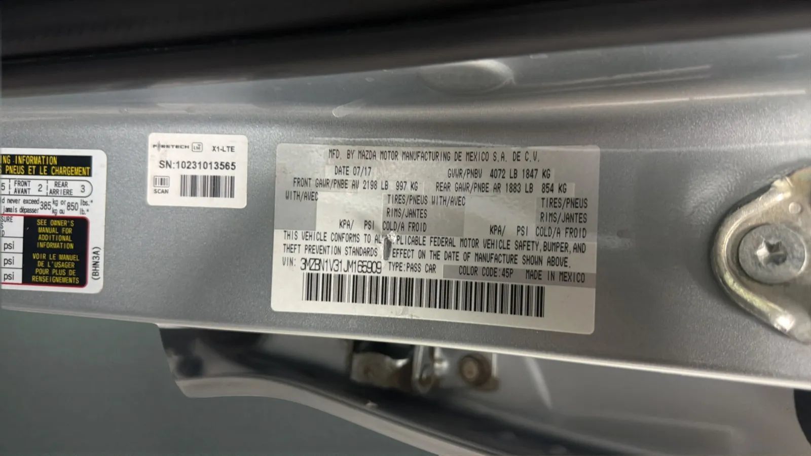 Used 2018 MAZDA MAZDA3 Touring FWD image 25