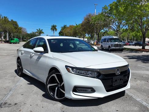 Used 2020 Honda Accord Sport image 2