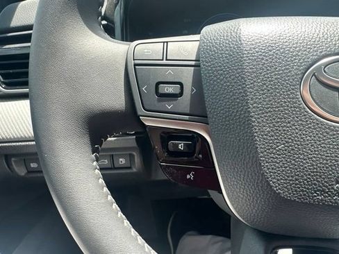 Used 2026 Toyota Camry SE w/ Convenience Package FWD image 6