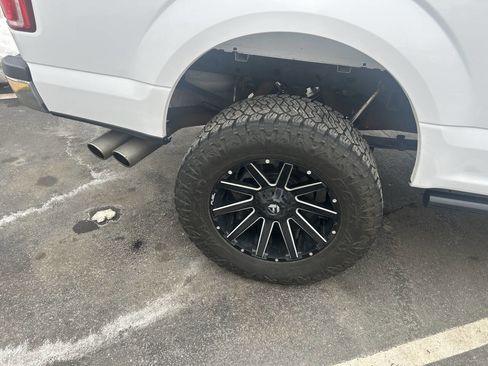 Used 2019 Ford F150 XLT w/ Trailer Tow Package image 18