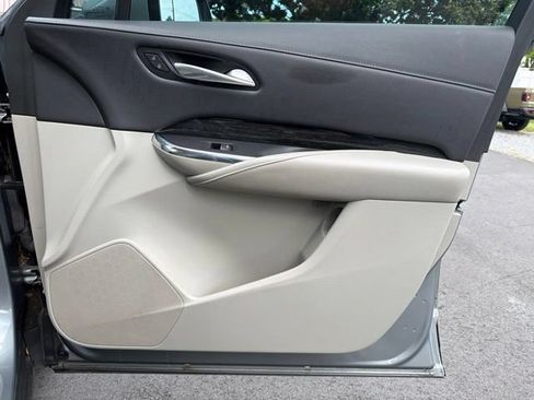 Used 2023 Cadillac XT4 Premium Luxury FWD image 10