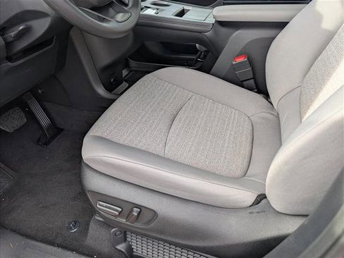 New 2026 Toyota Sienna LE image 4