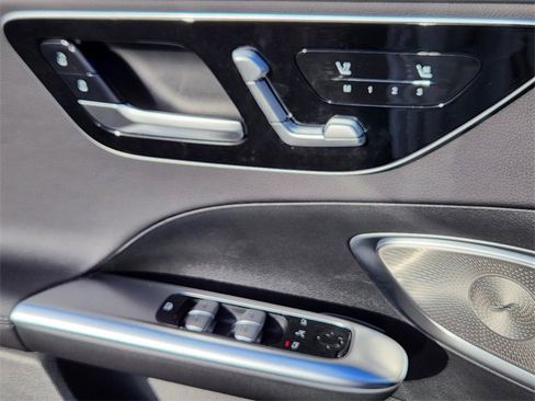 New 2025 Mercedes-Benz C 300 4MATIC Sedan image 8