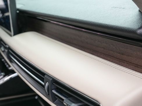 Used 2025 Lincoln Corsair Reserve image 24