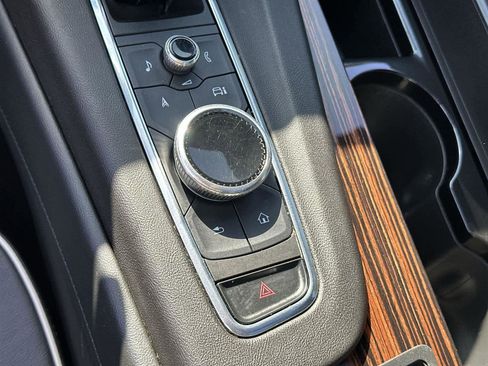 Used 2023 Cadillac Escalade ESV Premium Luxury image 27