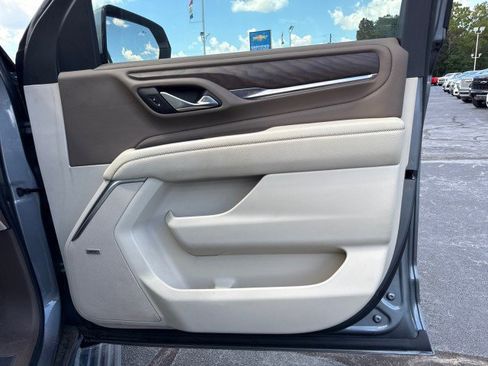 Used 2021 GMC Yukon XL Denali w/ Denali Premium Package image 13