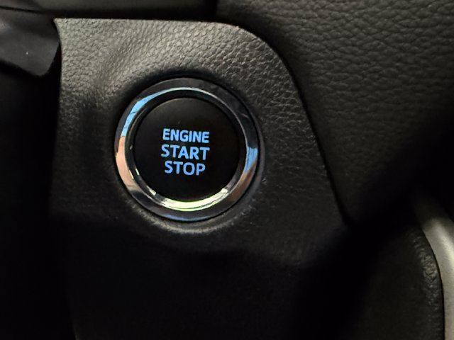 Used 2021 Toyota RAV4 XLE FWD image 15