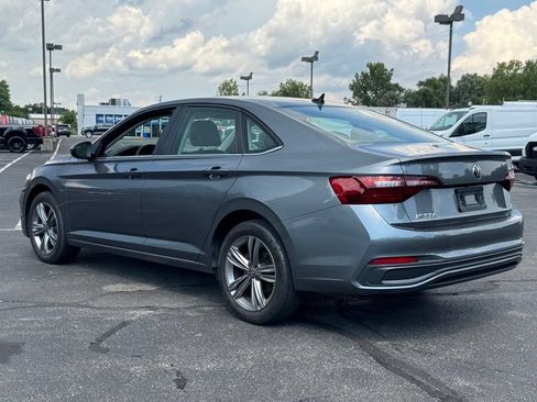 Used 2022 Volkswagen Jetta SE FWD image 8