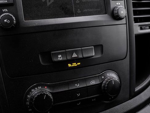 Used 2023 Mercedes-Benz Metris image 21