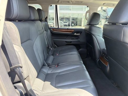 Used 2020 Lexus LX 570 4WD w/ Luxury Package image 9