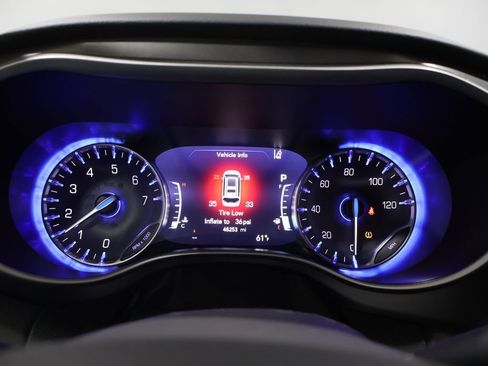 Certified 2024 Chrysler Pacifica Touring-L image 37