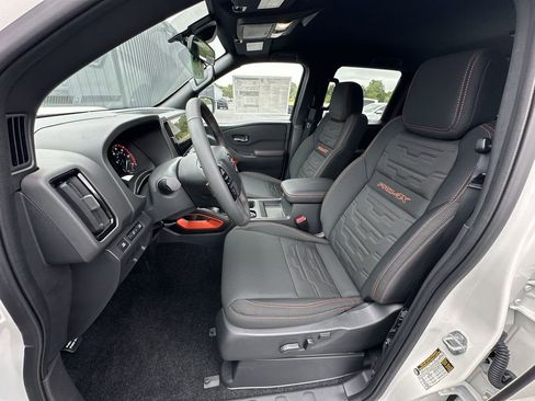 New 2025 Nissan Frontier PRO-4X image 11