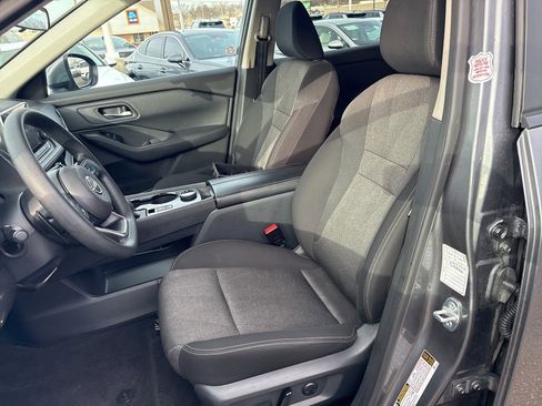 Used 2024 Nissan Rogue SV image 9