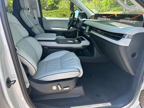 New 2026 Lincoln Navigator Black Label AWD/4WD image 15