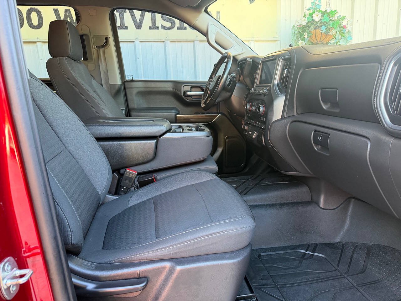 Used 2021 Chevrolet Silverado 1500 RST AWD/4WD image 14