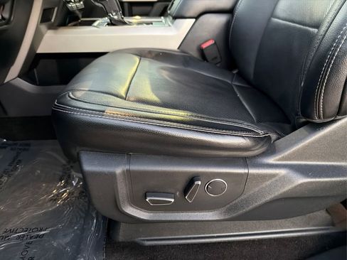 Used 2017 Ford F150 Lariat image 19