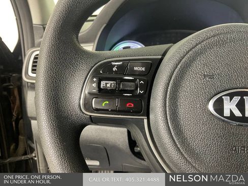 Used 2017 Kia Niro FE FWD image 42