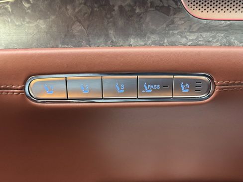 Used 2023 Genesis G90 3.5T image 17