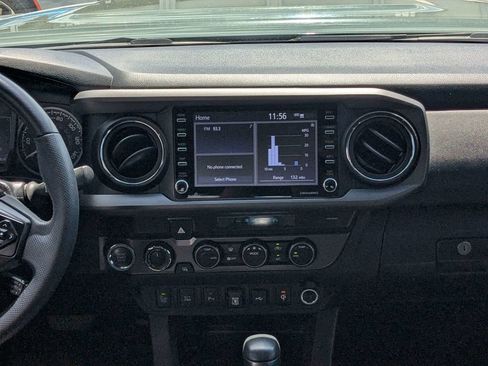 Used 2022 Toyota Tacoma TRD Sport w/ Technology Package AWD/4WD image 14