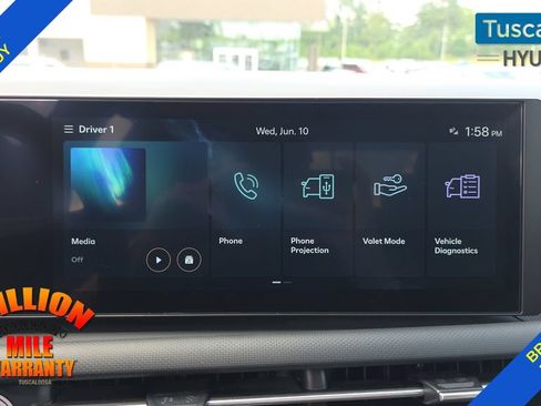 Used 2025 Hyundai Santa Cruz SE FWD image 19