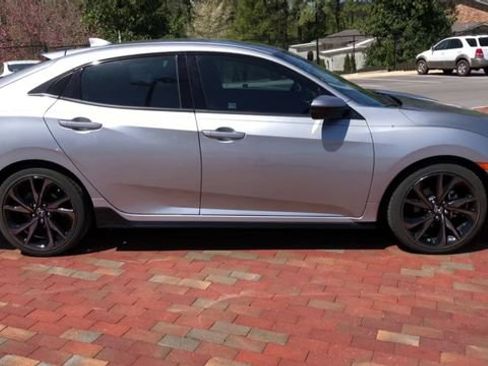 Used 2018 Honda Civic Sport image 9