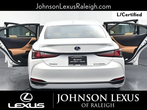 Certified 2022 Lexus ES 300h Ultra Luxury w/ Accessory Package 2 FWD image 35