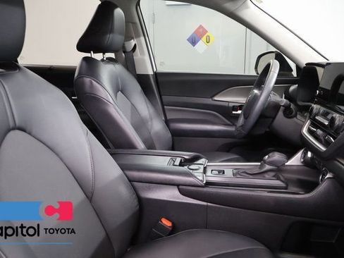 Certified 2024 Toyota Grand Highlander AWD image 27