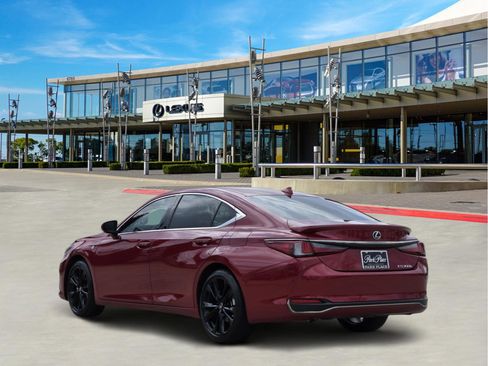 Used 2024 Lexus ES 350 w/ Premium Package image 4