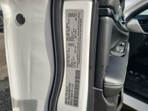 New 2025 Jeep Grand Cherokee L Altitude image 34