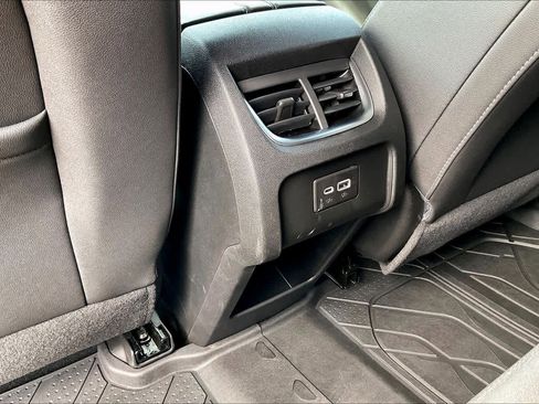 Used 2023 Chevrolet Blazer LT FWD image 33