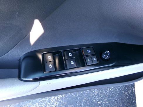 Used 2018 Toyota Camry LE image 13