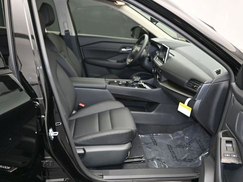 New 2026 Nissan Rogue SV image 30