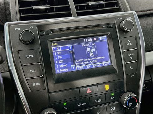 Used 2017 Toyota Camry SE FWD image 18