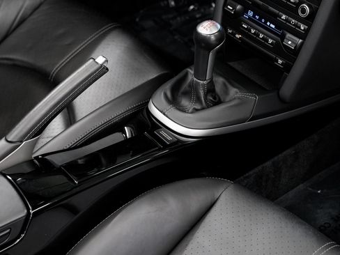 Used 2011 Porsche Boxster Spyder RWD image 26