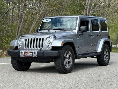 Used 2018 Jeep Wrangler Unlimited Sahara w/ Max Tow Package AWD/4WD image 6