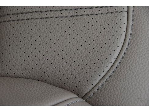 Used 2017 Mercedes-Benz GLS 450 4MATIC image 31