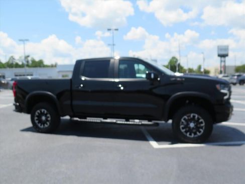 Used 2025 Chevrolet Silverado 1500 ZR2 w/ Technology Package AWD/4WD image 2
