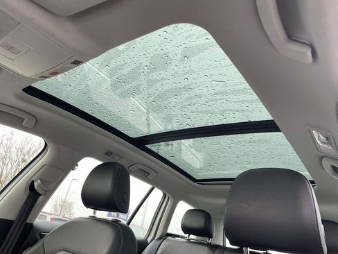 Used 2017 Volkswagen Golf SEL image 9