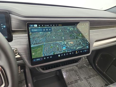 Used 2023 Rivian R1S Adventure AWD/4WD image 14