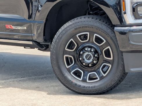 Used 2025 Ford F350 Platinum w/ FX4 Off-Road Package AWD/4WD image 11