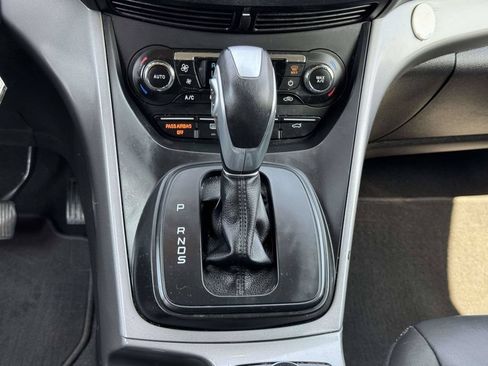 Used 2015 Ford Escape SE w/ Equipment Group 201A AWD/4WD image 8