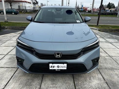 Used 2023 Honda Civic Touring image 3