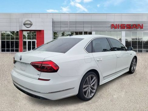 Used 2017 Volkswagen Passat 1.8T R-Line FWD image 2