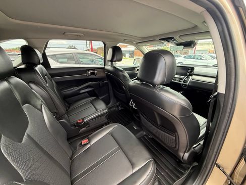 Used 2021 Kia Sorento EX w/ Panoramic Sunroof Package FWD image 23