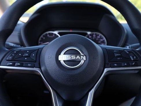 Certified 2025 Nissan Sentra SV FWD image 9