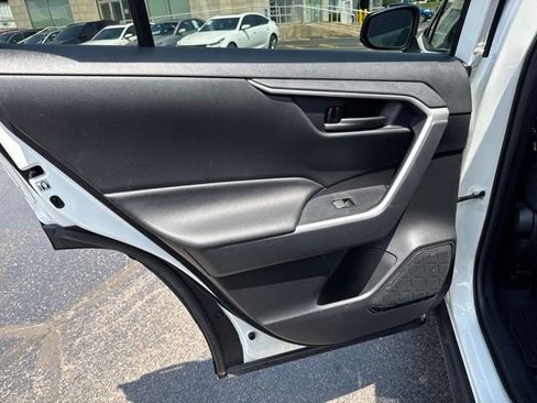 Used 2020 Toyota RAV4 LE w/ All Weather Liner Package AWD/4WD image 17