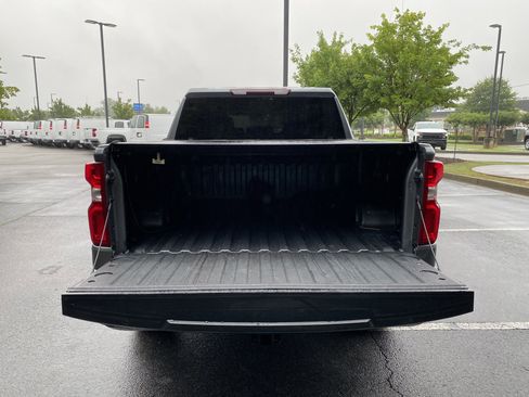 Used 2022 Chevrolet Silverado 1500 Custom w/ LPO, Dark Essentials Package RWD image 11
