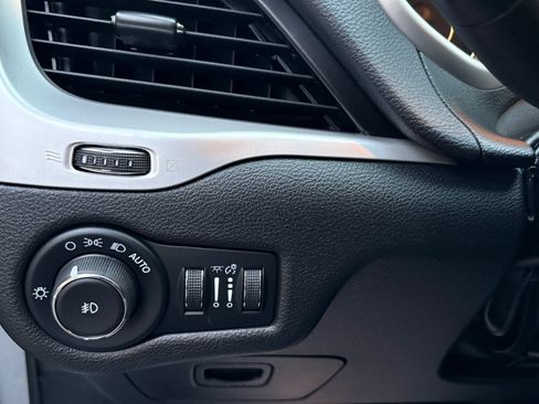 Used 2018 Jeep Cherokee Trailhawk image 45