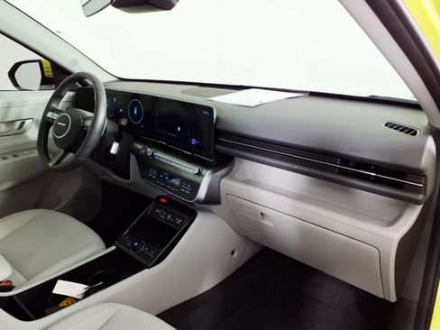 Certified 2025 Hyundai Kona SEL FWD image 9
